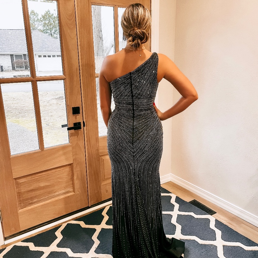 Sherri Hill prom dress